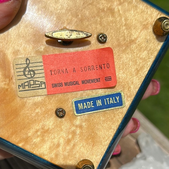 Blue and Gold Floral vtg inlay Italian music Box with Swiss Musical Movement - Picture 5 of 7